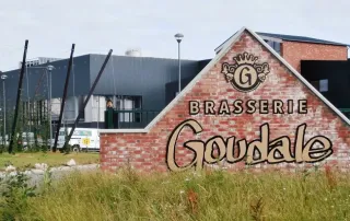 entrée de la brasserie goudale à Arques (62)
