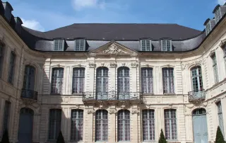 la cour du musée Sandelin à Saint-Omer