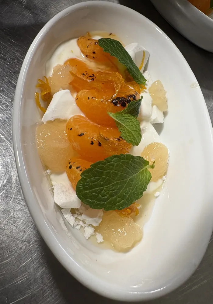 pavlova mandarine dessert restaurant Au Bon Accueil