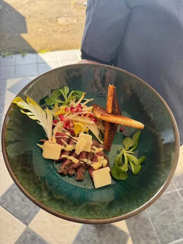 salade gourmande viande parmesan restaurant Au Bon Accueil Salperwick marais audomarois