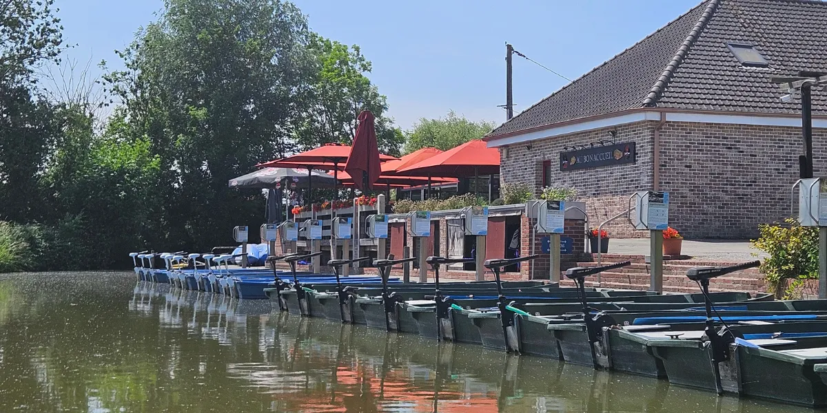 extérieur du restaurant Au Bon Accueil à Salperwick (62)