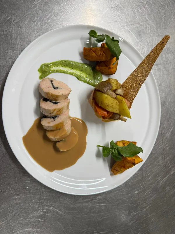 plat gastronomique viande et légumes restaurant Au Bon Accueil marais audomarois